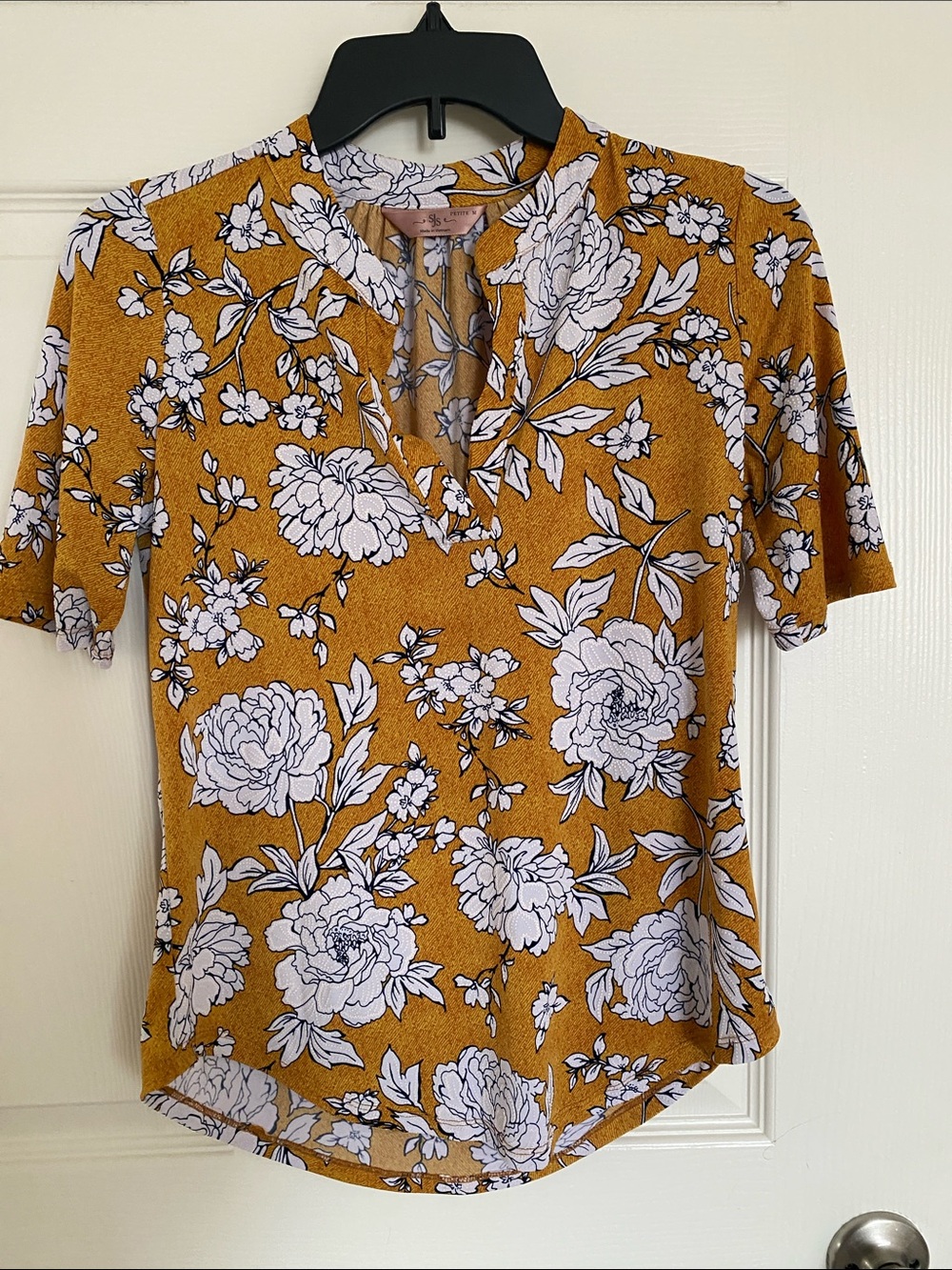 SJS Mustard Floral Split V-Neck Short Sleeve Blouse